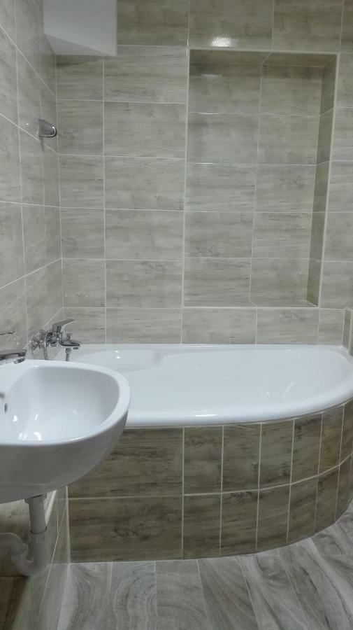 Baross Apartman Kaposvár 外观 照片